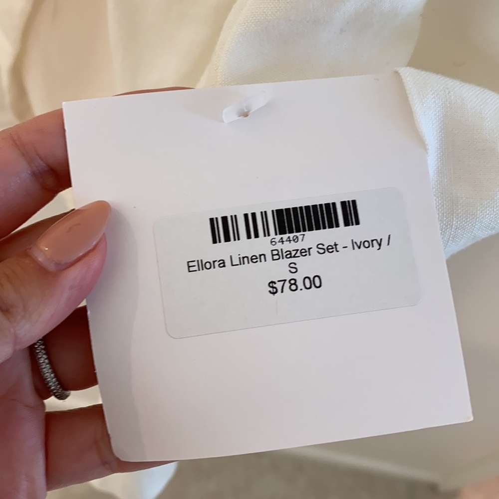 ANIMARI White Suit Set - Small NWT’s - Picture 4 of 16